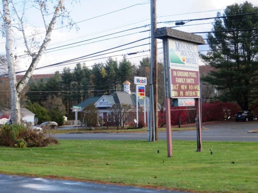 Monument Mountain Motel Great Barrington Extérieur photo