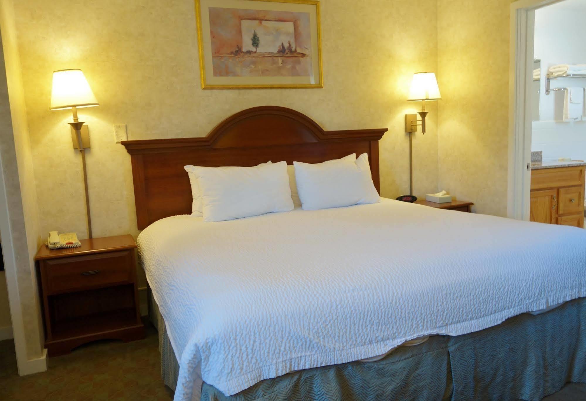 Monument Mountain Motel Great Barrington Extérieur photo