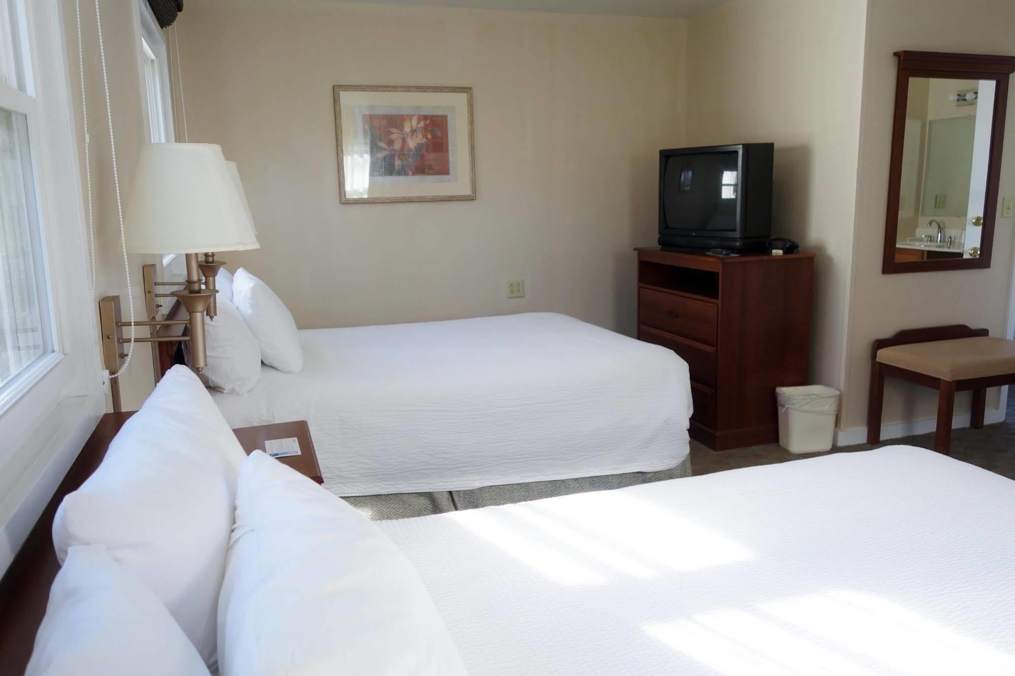 Monument Mountain Motel Great Barrington Extérieur photo